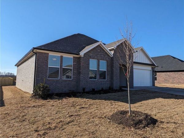 385 Branta Street , Fayetteville, AR 72730