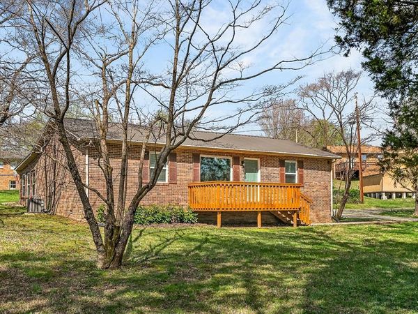 1423 Shadow Ln, Cookeville, TN 38501