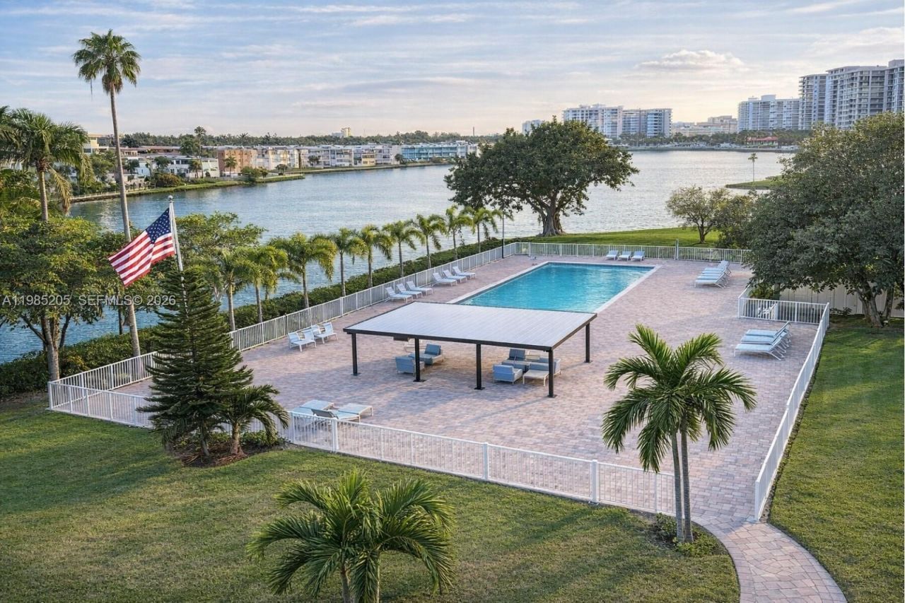 1750 NE 191st St , Unit 106-1, Miami, FL 33179 Photo