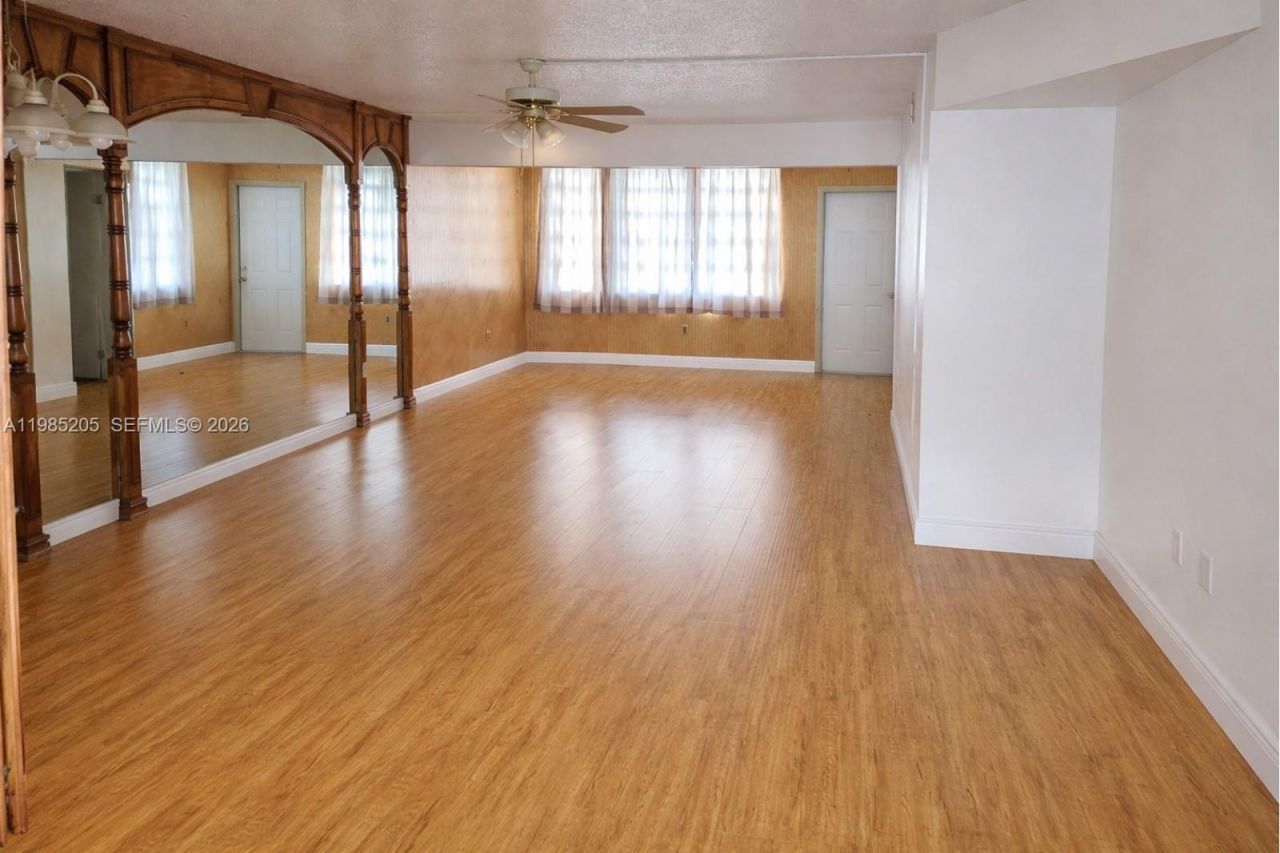 1750 NE 191st St , Unit 106-1, Miami, FL 33179 Photo