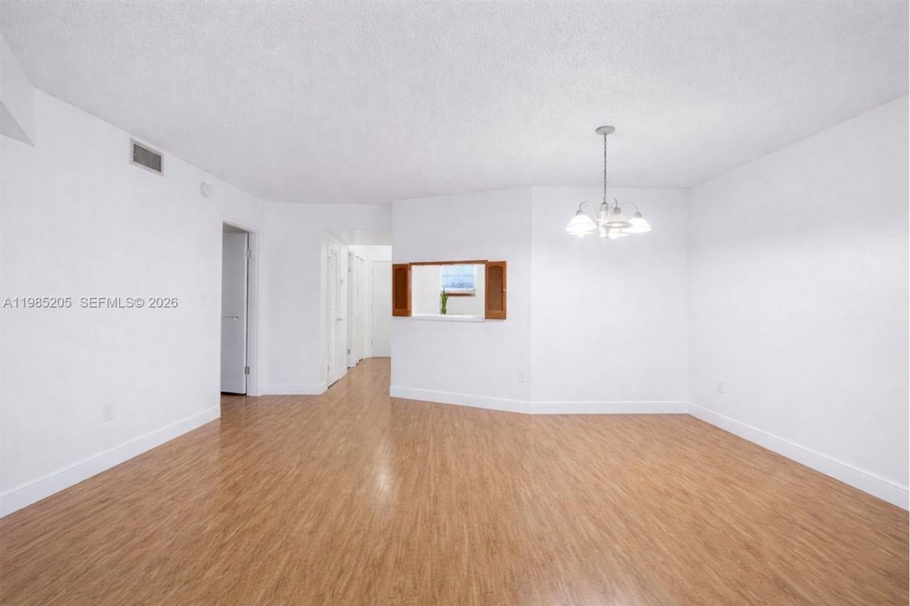 1750 NE 191st St , Unit 106-1, Miami, FL 33179 Photo