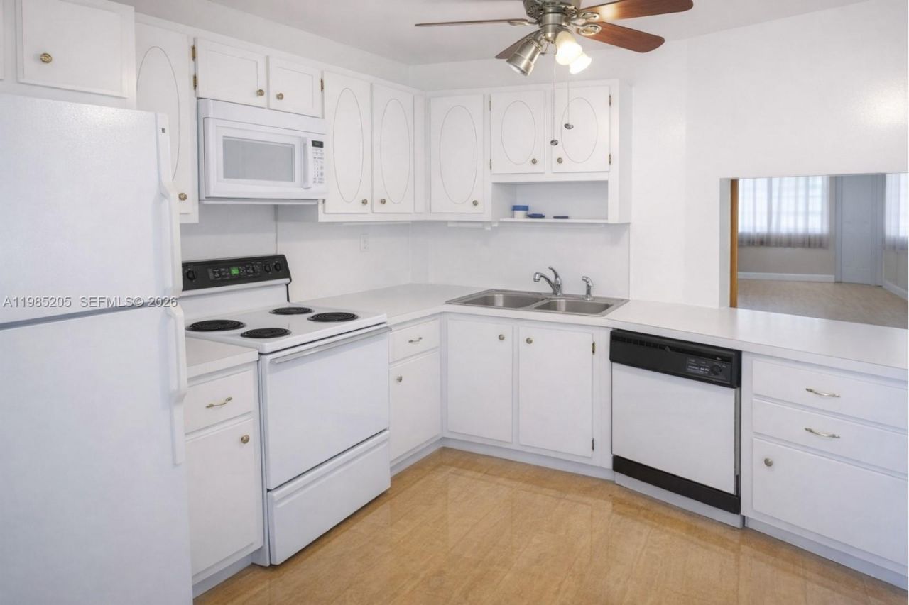 1750 NE 191st St , Unit 106-1, Miami, FL 33179 Photo