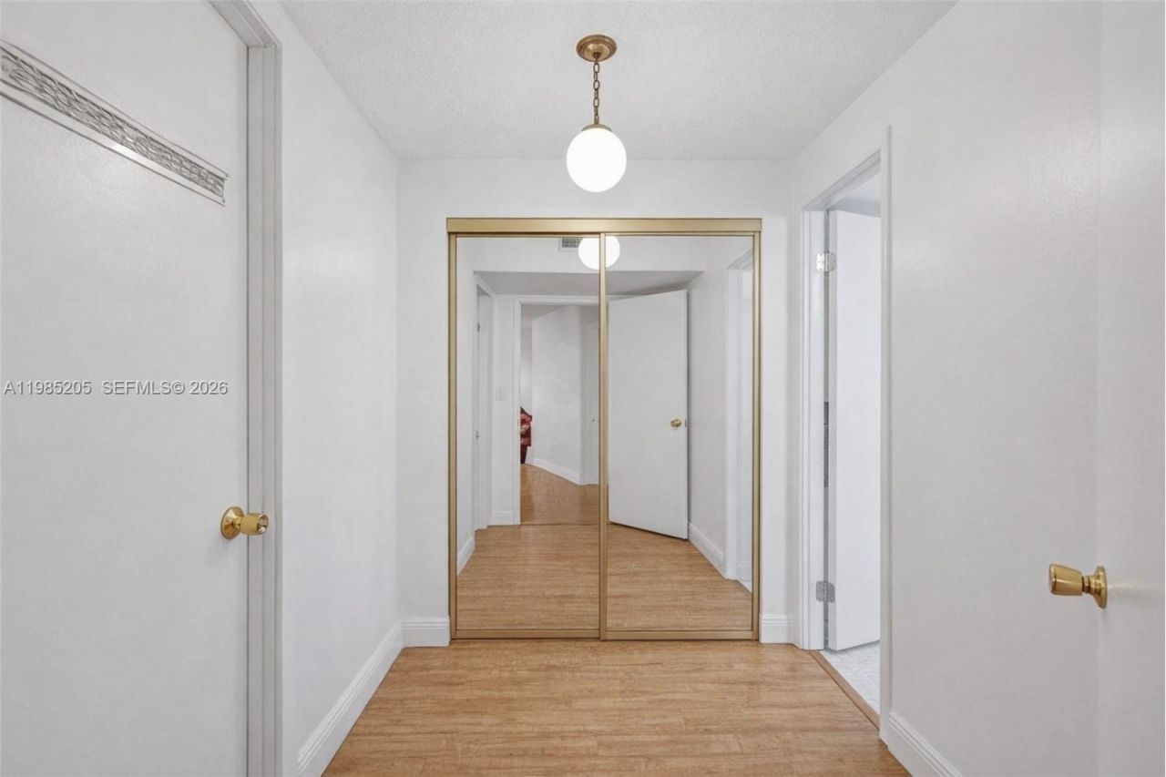 1750 NE 191st St , Unit 106-1, Miami, FL 33179 Photo