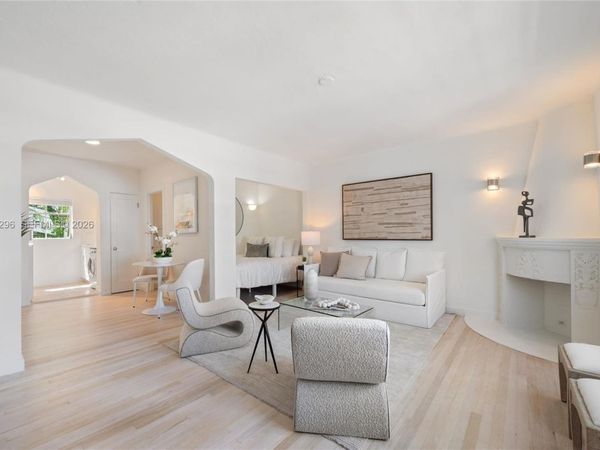 750 Espanola Way , Unit 8, Miami Beach, FL 33139