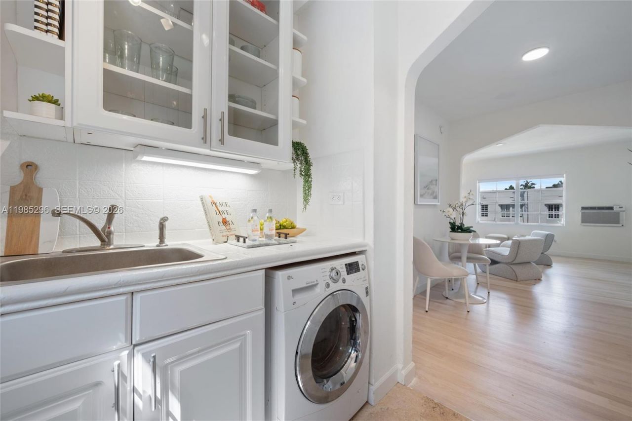 750 Espanola Way , Unit 8, Miami Beach, FL 33139 Photo