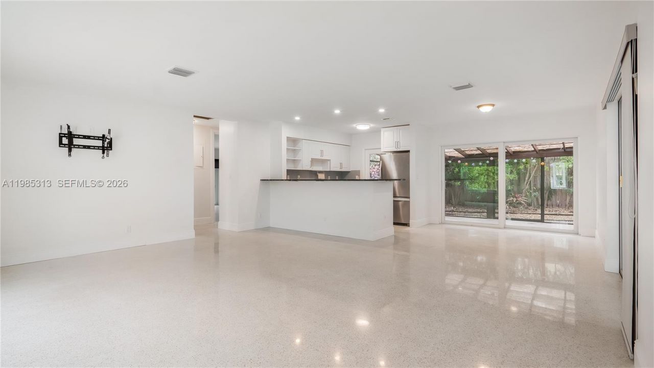 4512 Seagrape Dr, Unit E2, Lauderdale by the Sea, FL 33308 Photo