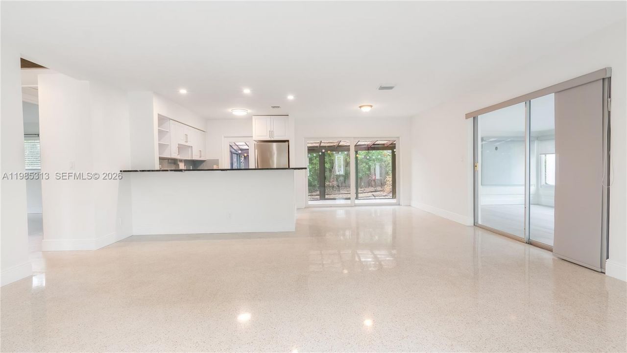 4512 Seagrape Dr, Unit E2, Lauderdale by the Sea, FL 33308 Photo