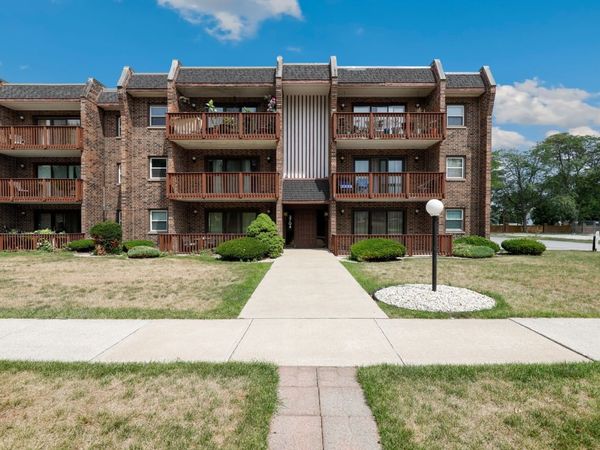 3704 215th Street , Unit 205, Matteson, IL 60443