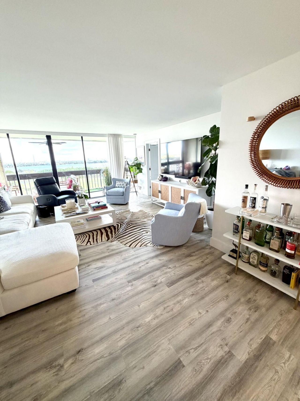 2000 Presidential Way, Unit 1403, West Palm Beach, FL 33401 Photo