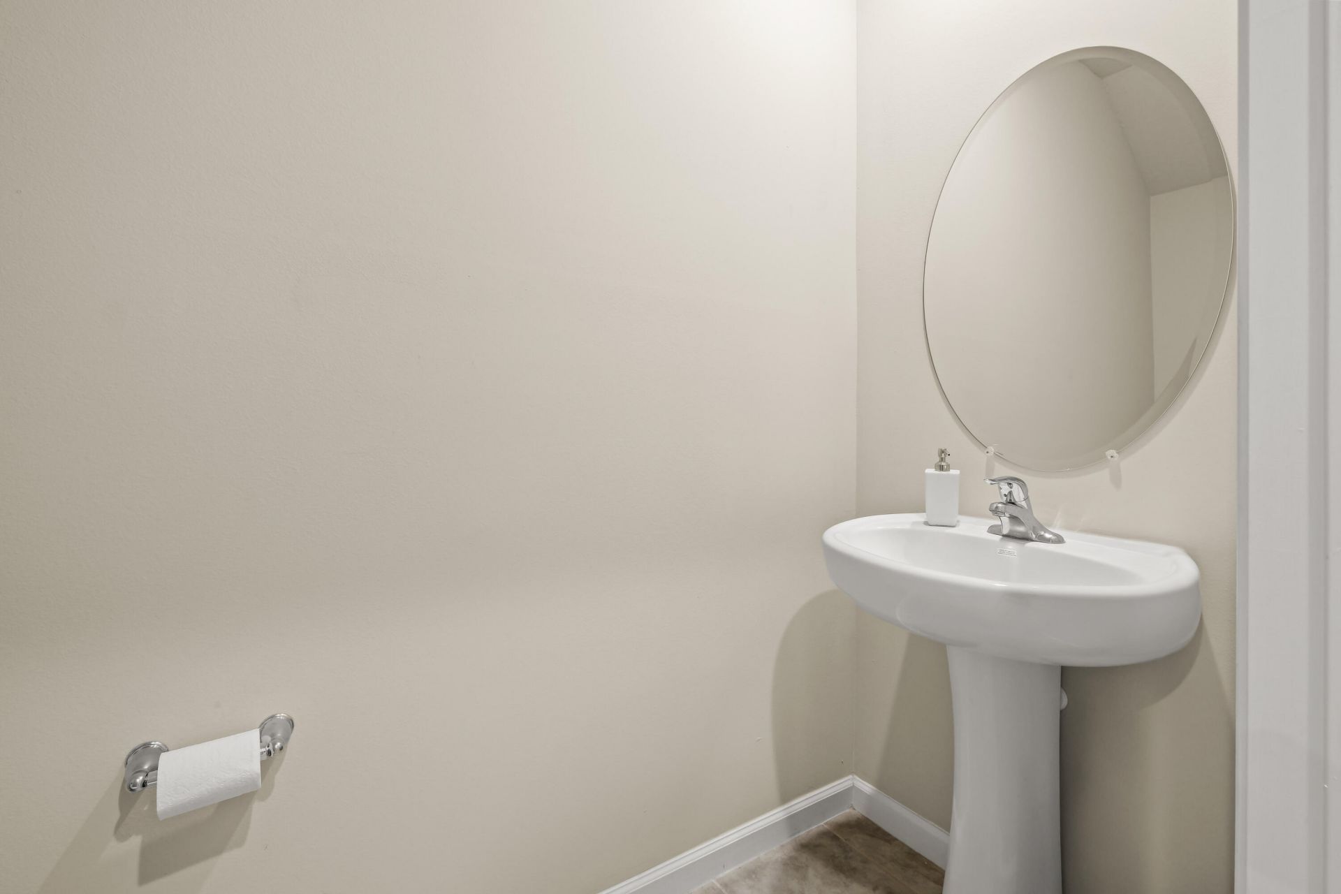 5657 Mentmore Drive, West Palm Beach, FL 33407 Photo