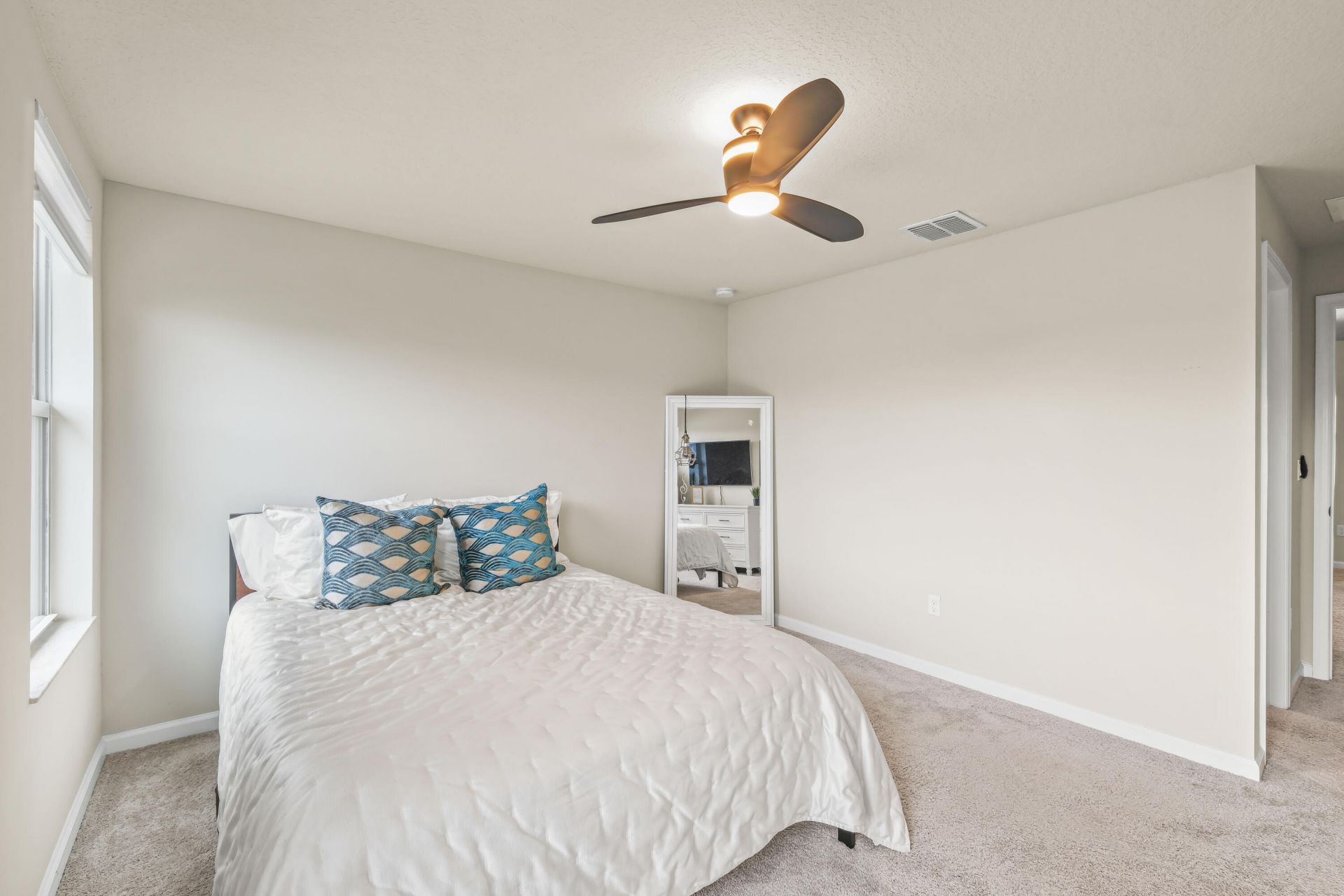 5657 Mentmore Drive, West Palm Beach, FL 33407 Photo