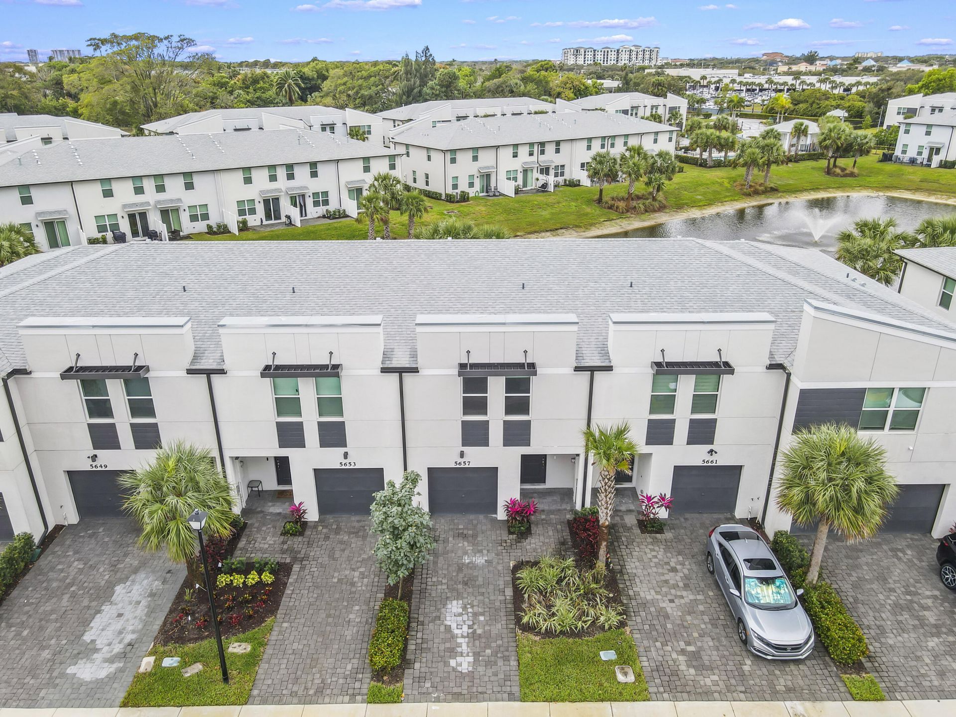 5657 Mentmore Drive, West Palm Beach, FL 33407 Photo