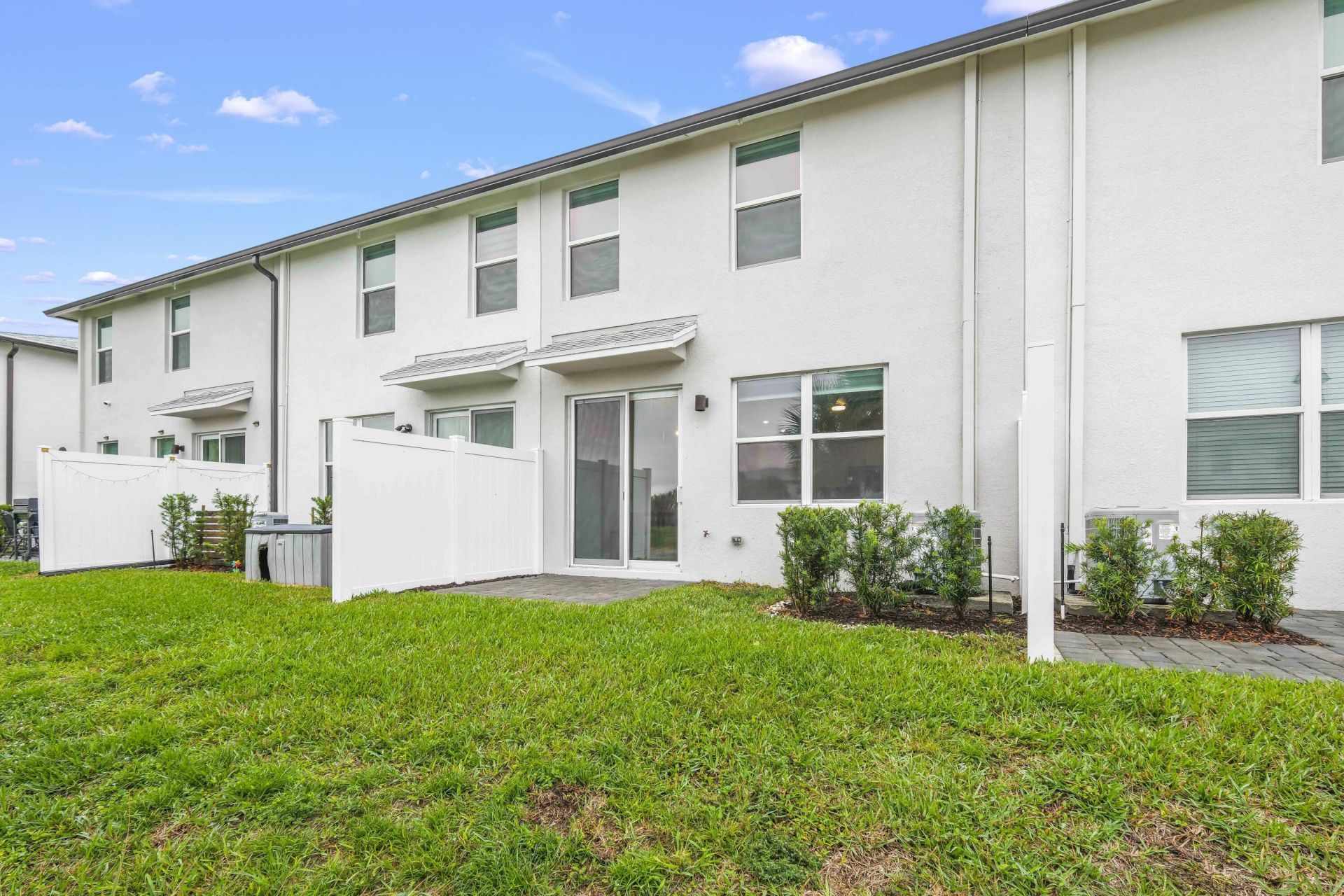 5657 Mentmore Drive, West Palm Beach, FL 33407 Photo