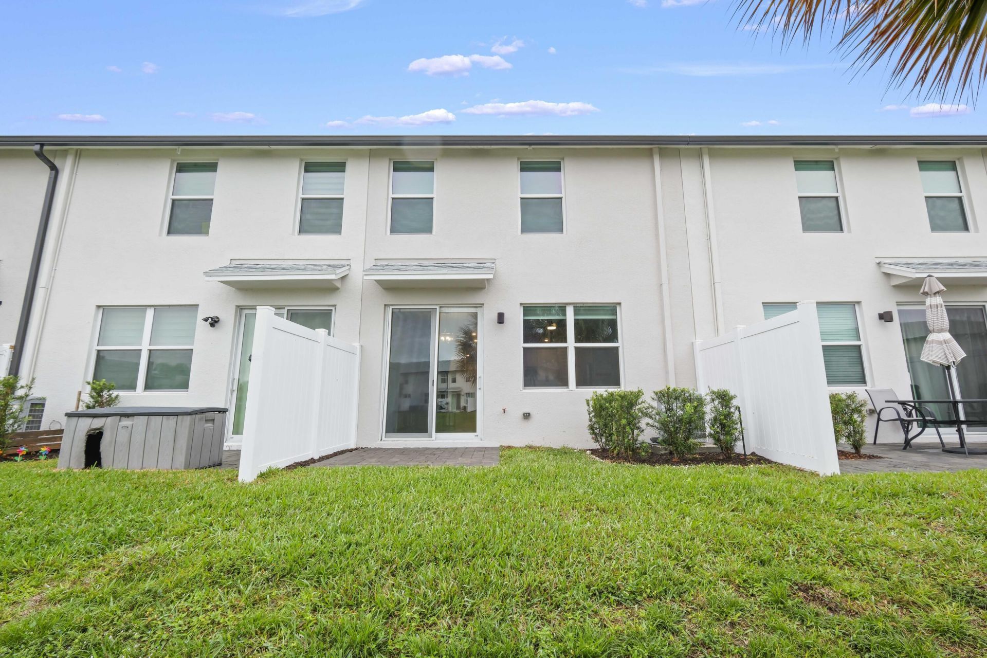 5657 Mentmore Drive, West Palm Beach, FL 33407 Photo