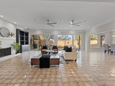 848 S Havenwood Lane, Fort Worth, TX 76112