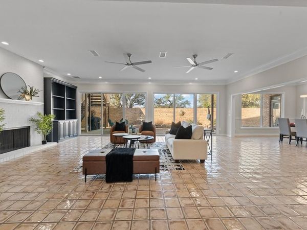 848 S Havenwood Lane, Fort Worth, TX 76112