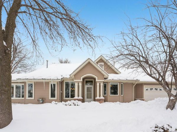 1108 Stratford Lane, Burnsville, MN 55337