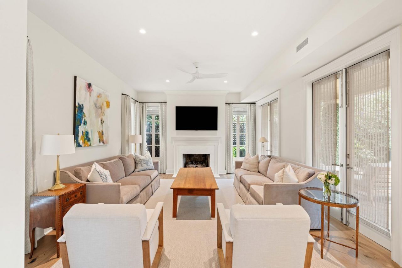 4 Gateway Walk Photo 11