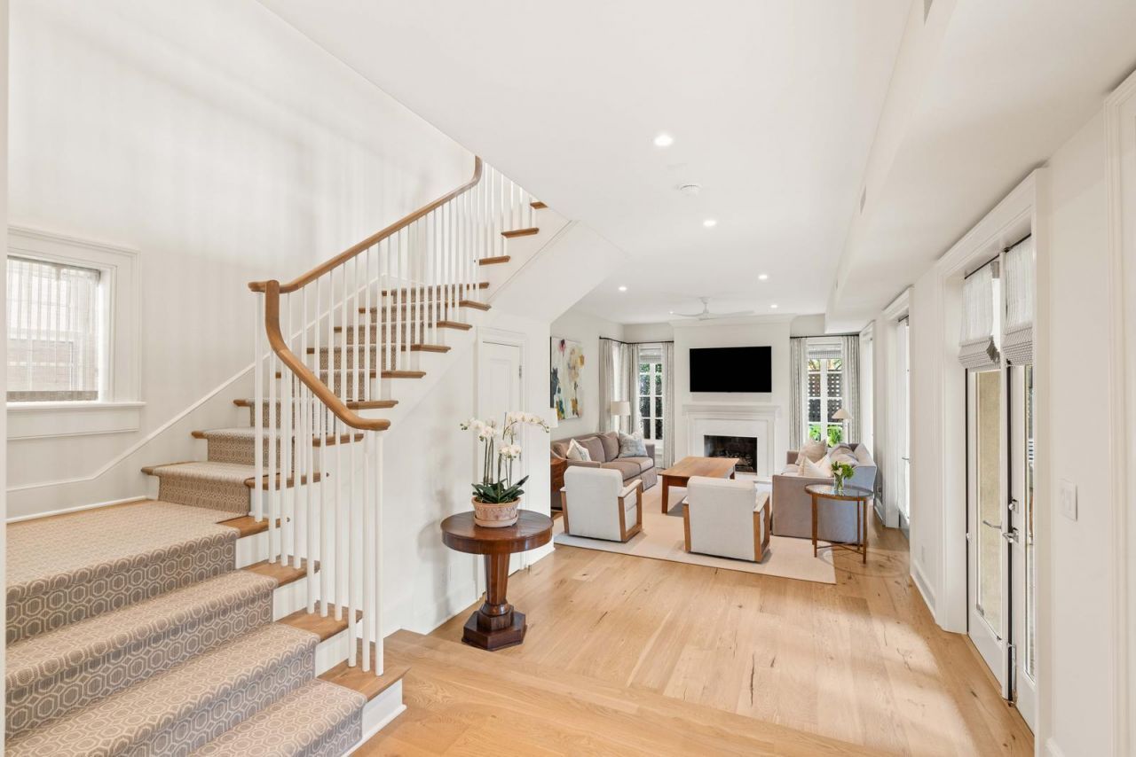 4 Gateway Walk Photo 29