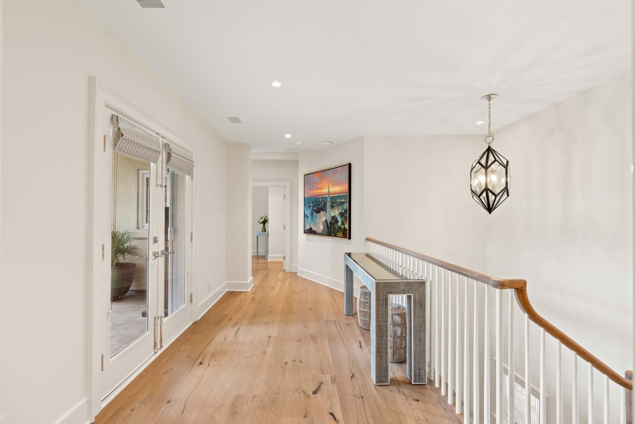 4 Gateway Walk Photo 31