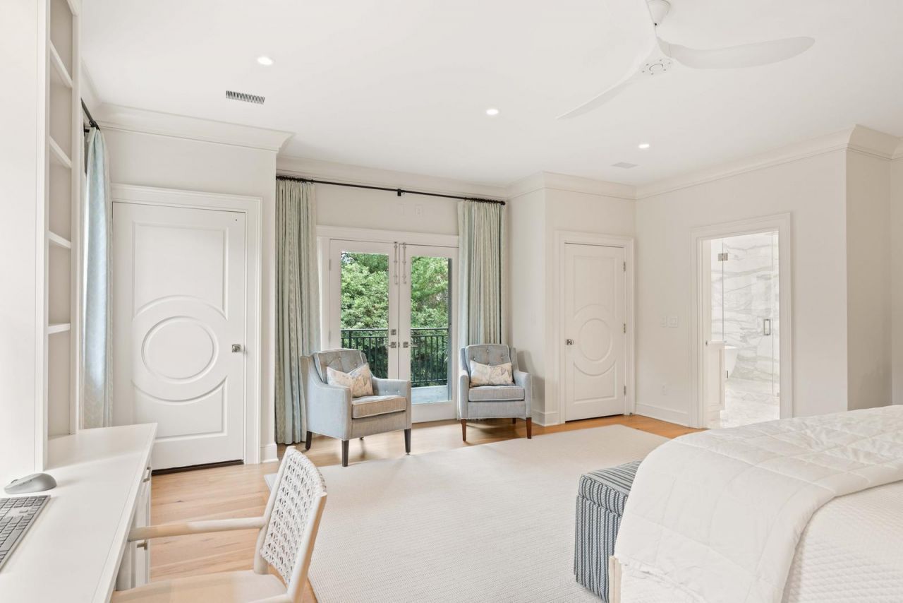 4 Gateway Walk Photo 35