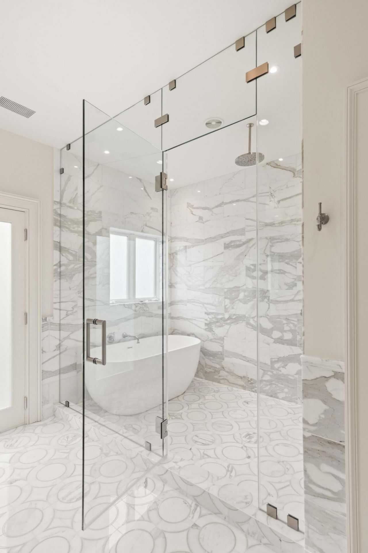 4 Gateway Walk Photo 40