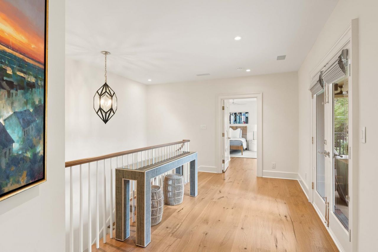 4 Gateway Walk Photo 47