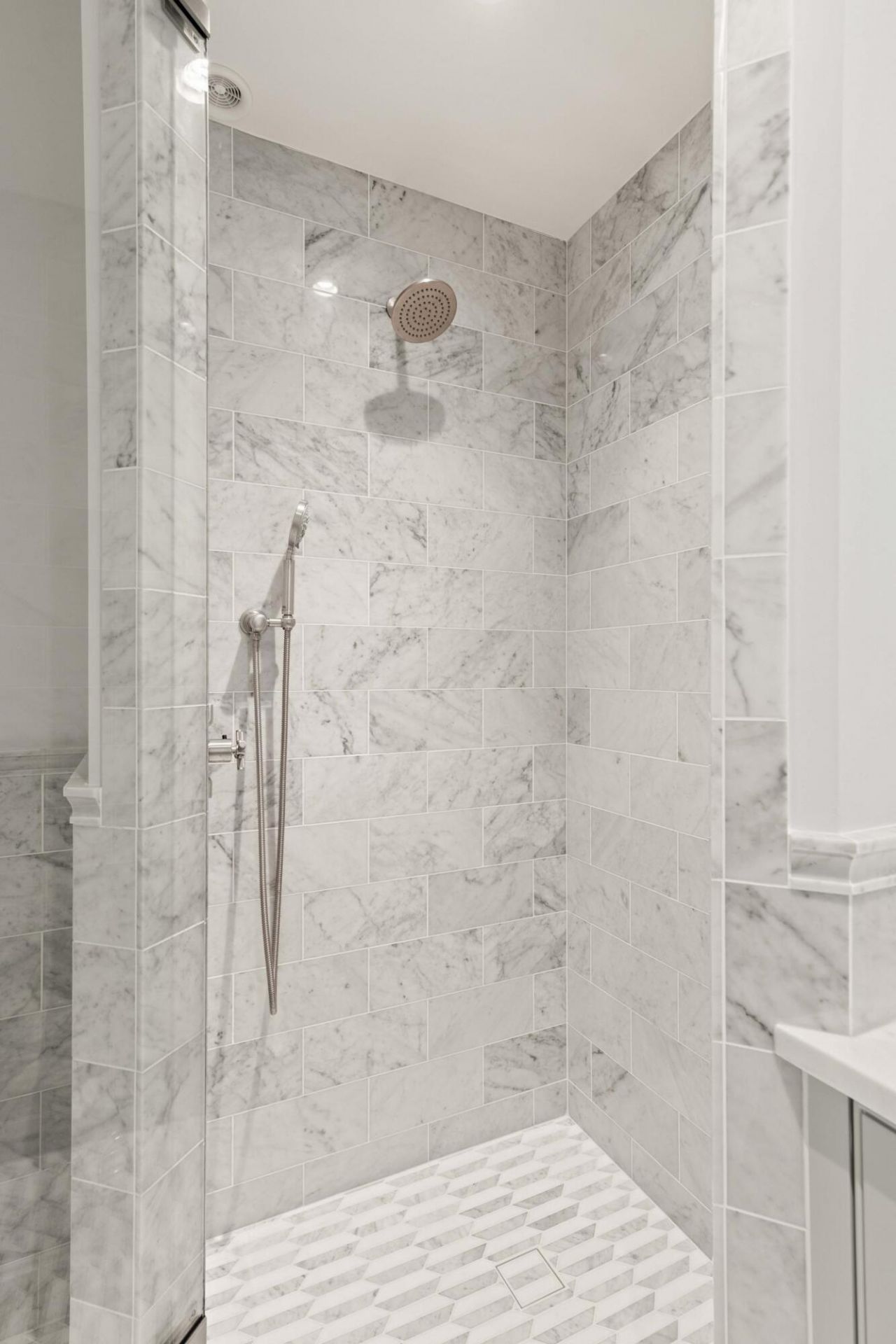 4 Gateway Walk Photo 52