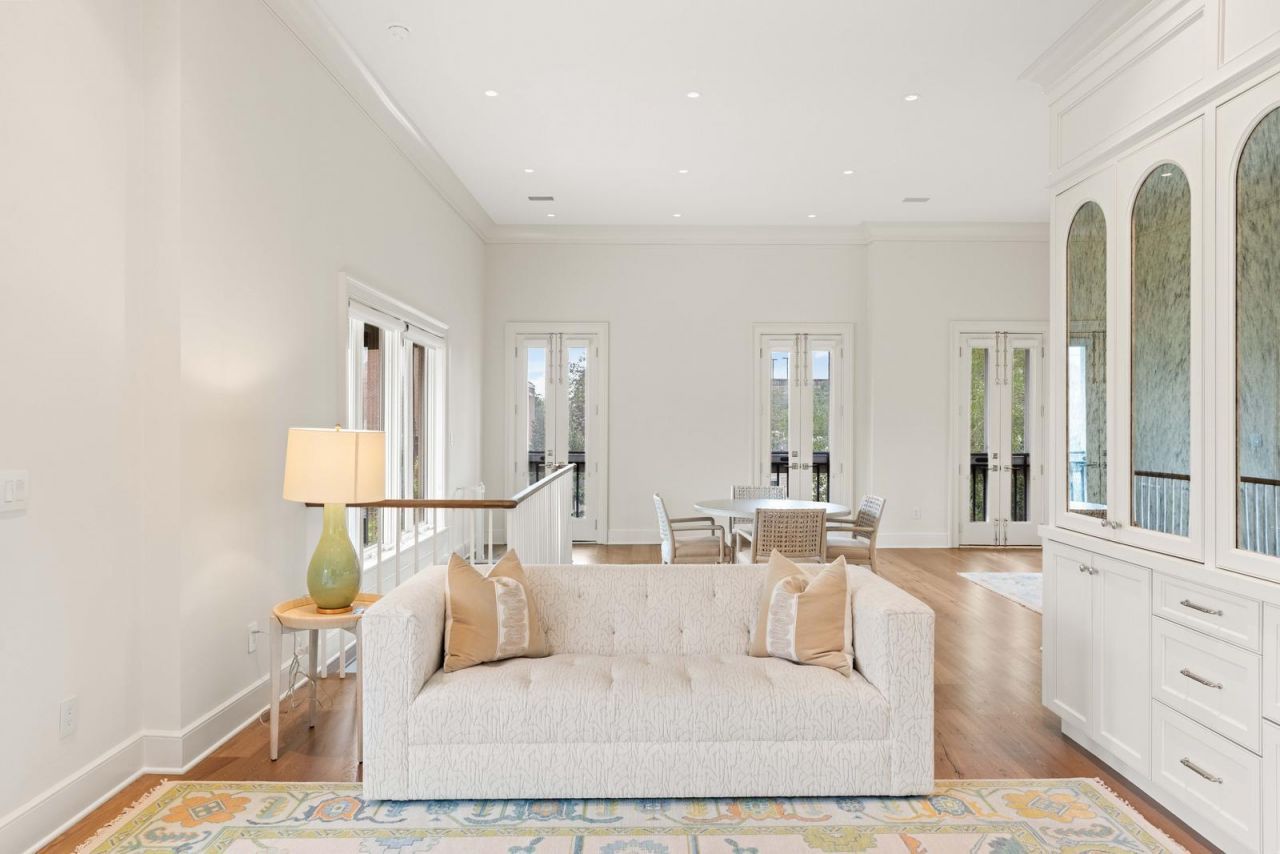 4 Gateway Walk Photo 60