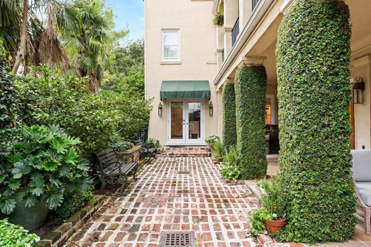 4 Gateway Walk Photo 84