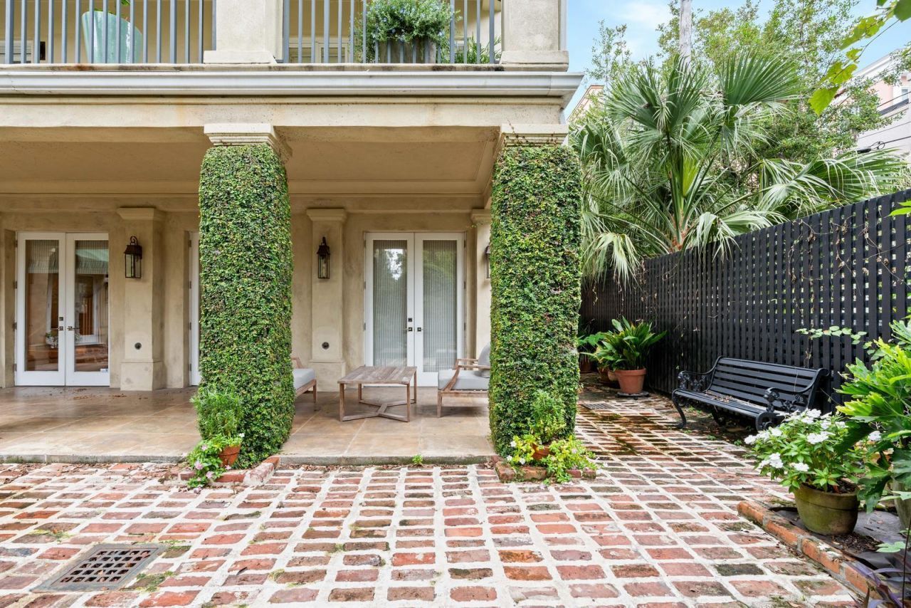 4 Gateway Walk Photo 85