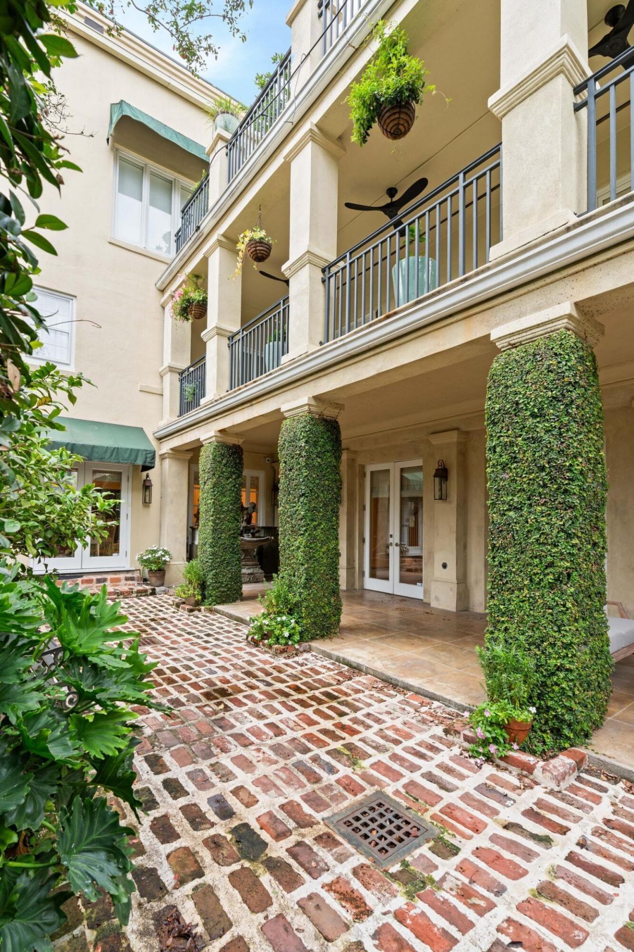 4 Gateway Walk Photo 87