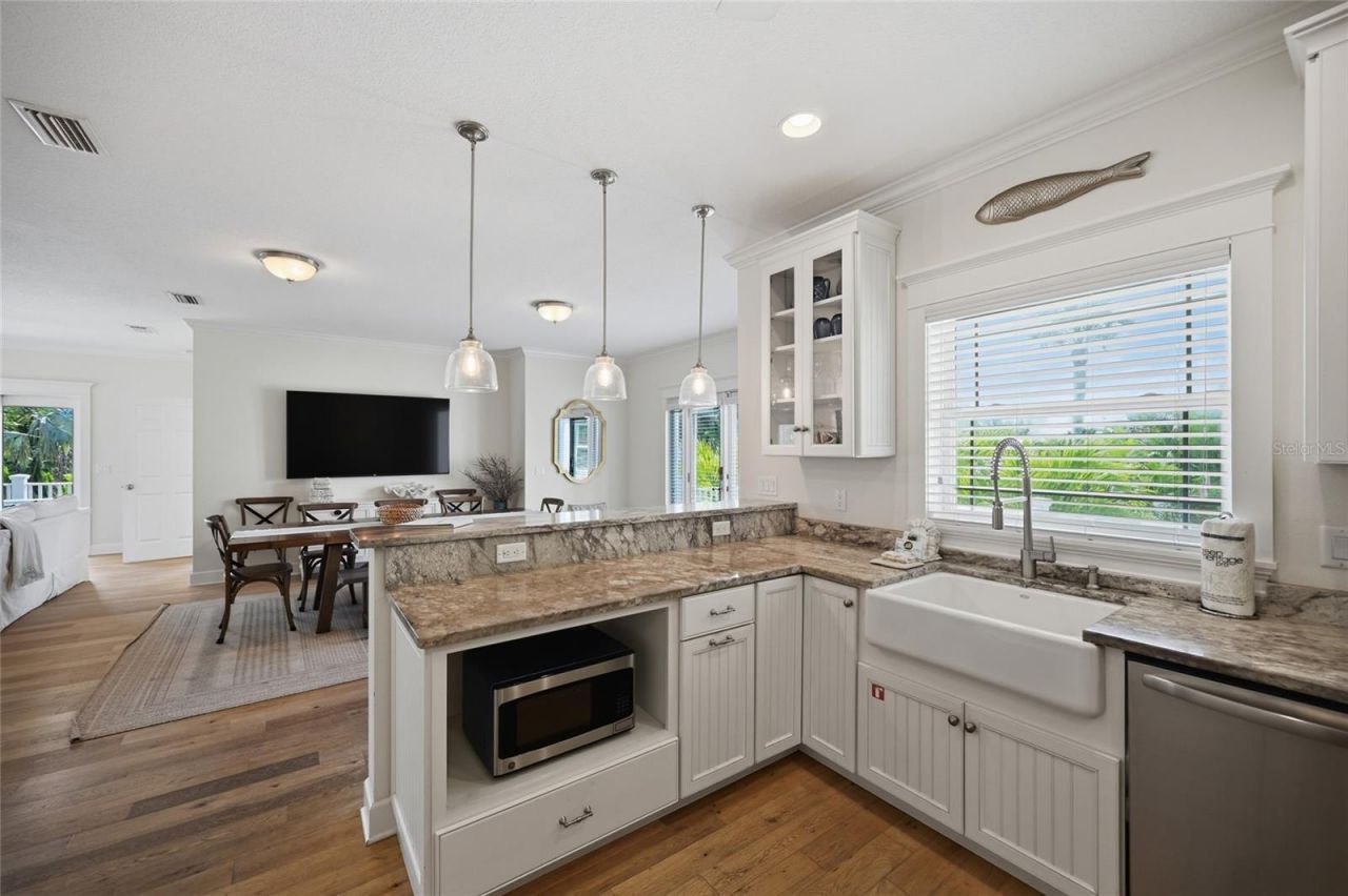 246 Gladiolus Street, Anna Maria, FL 34216 Photo