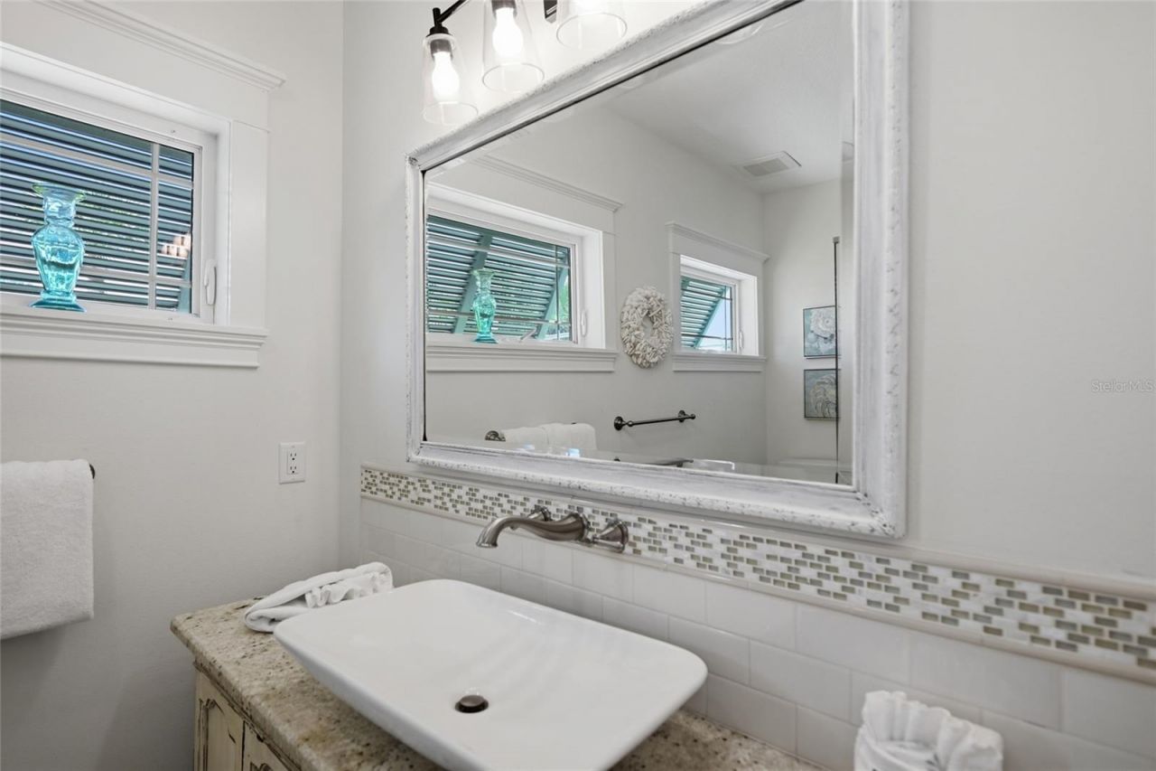 246 Gladiolus Street, Anna Maria, FL 34216 Photo