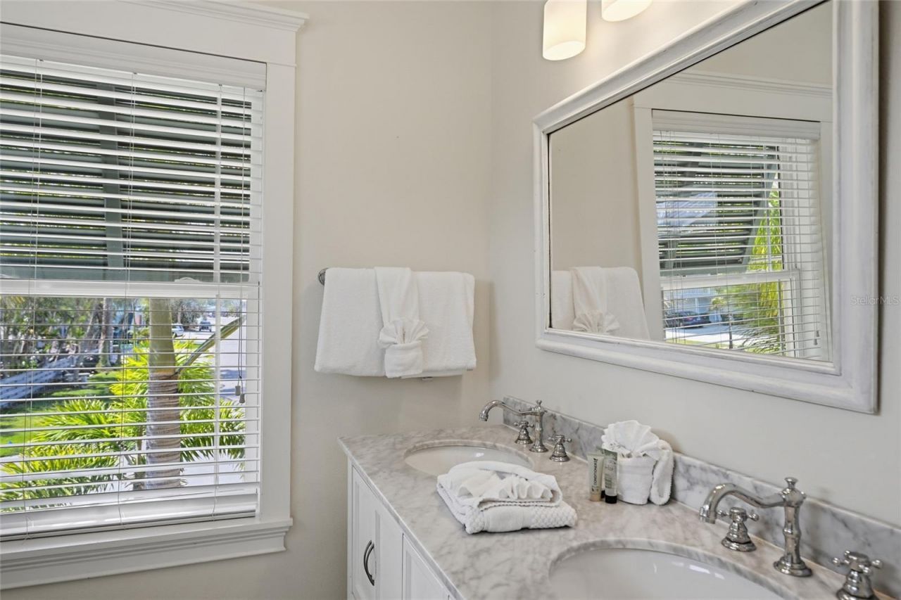 246 Gladiolus Street, Anna Maria, FL 34216 Photo