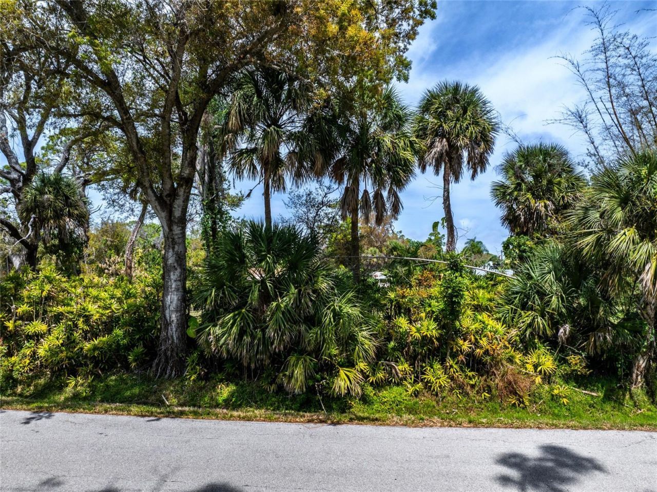 Pineapple Street , Englewood, FL 34223 Photo