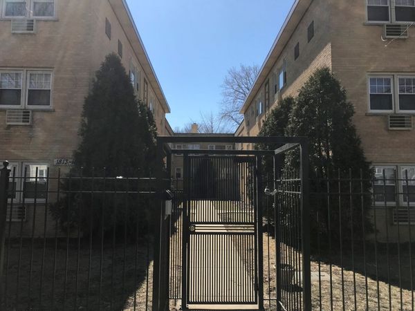 1815 W Touhy Avenue, Unit 1, Chicago, IL 60626