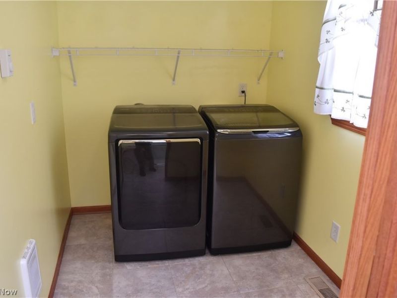 196 Maple Avenue, Saint Clairsville, OH 43950 Photo 10