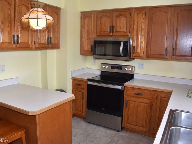 196 Maple Avenue, Saint Clairsville, OH 43950 Photo 2