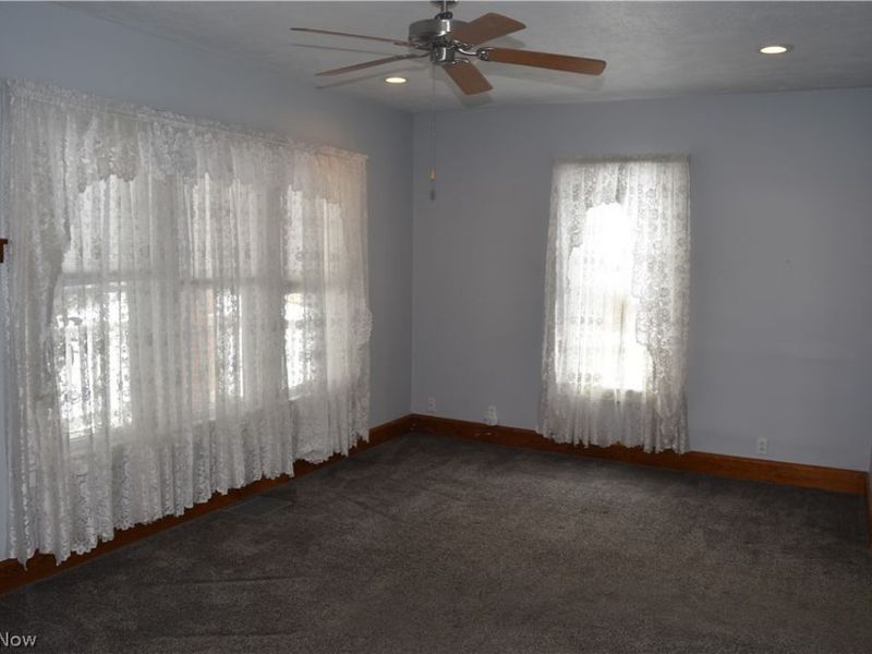 196 Maple Avenue, Saint Clairsville, OH 43950 Photo 6