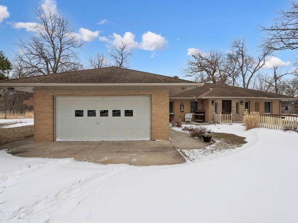 1615 1st St. East , Independence, IA 50644