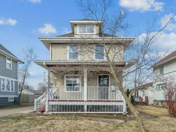 250 Highland Drive NW, Cedar Rapids, IA 52405