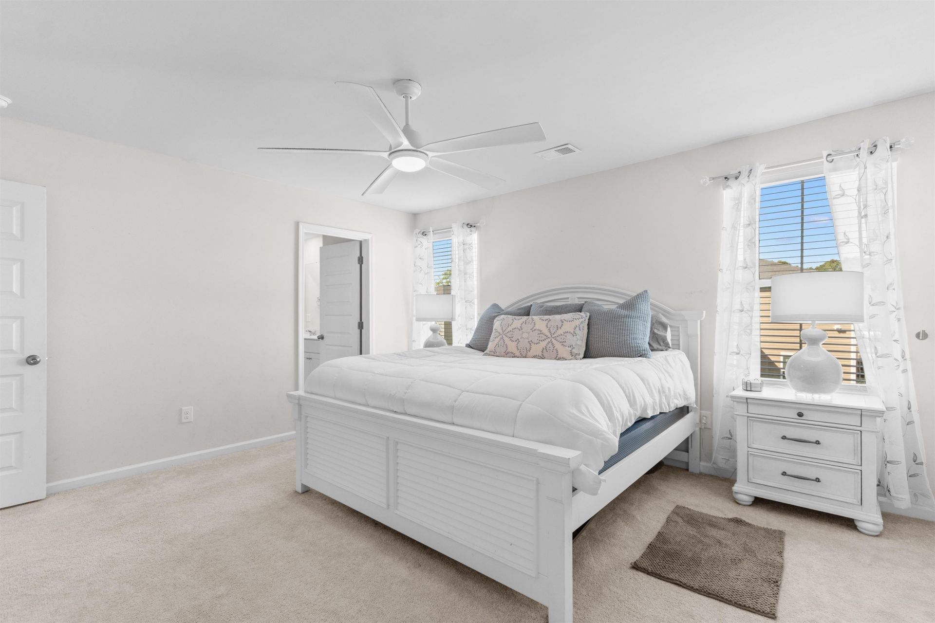 1111 Saltgrass Way Photo 17