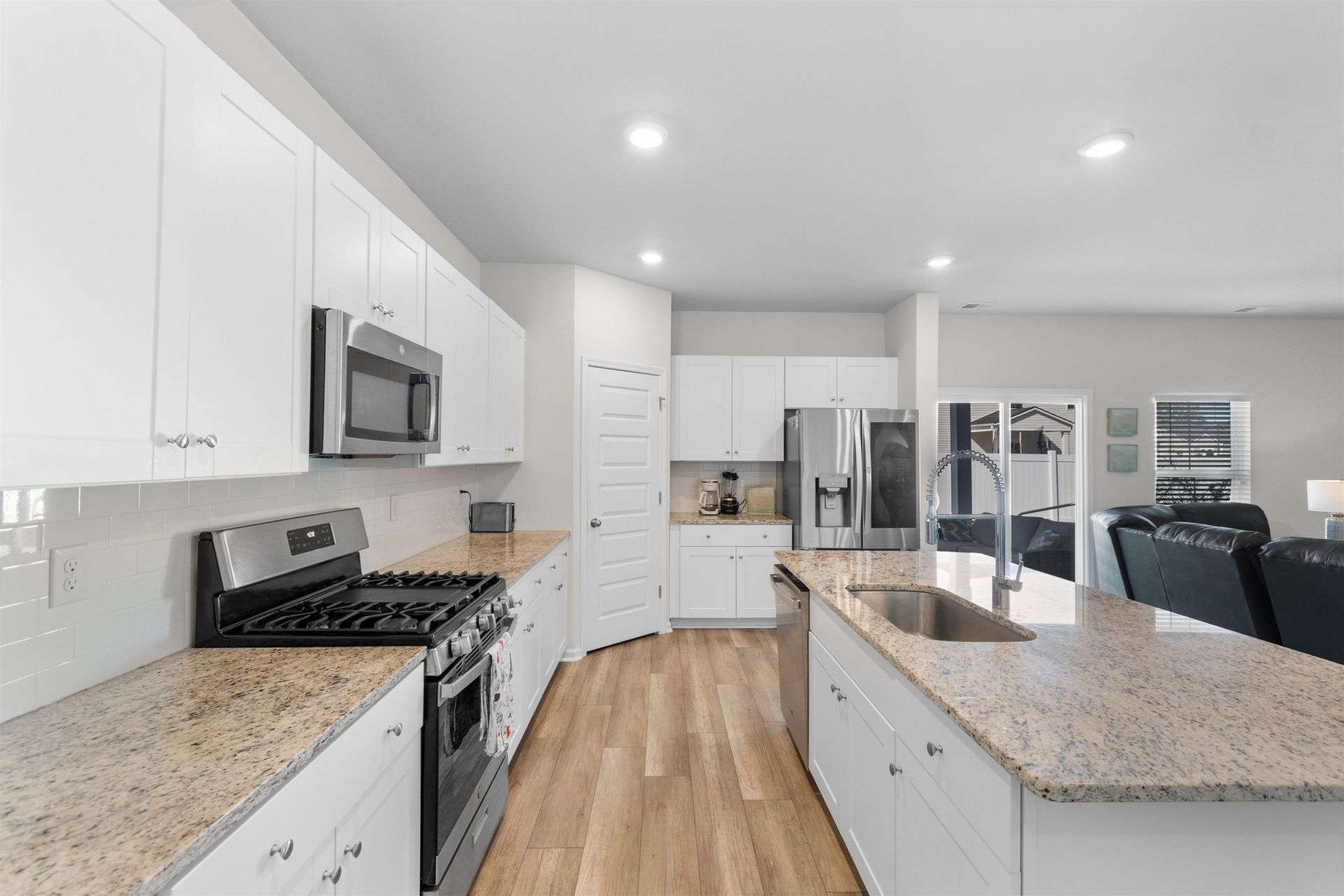 1111 Saltgrass Way  Photo 7