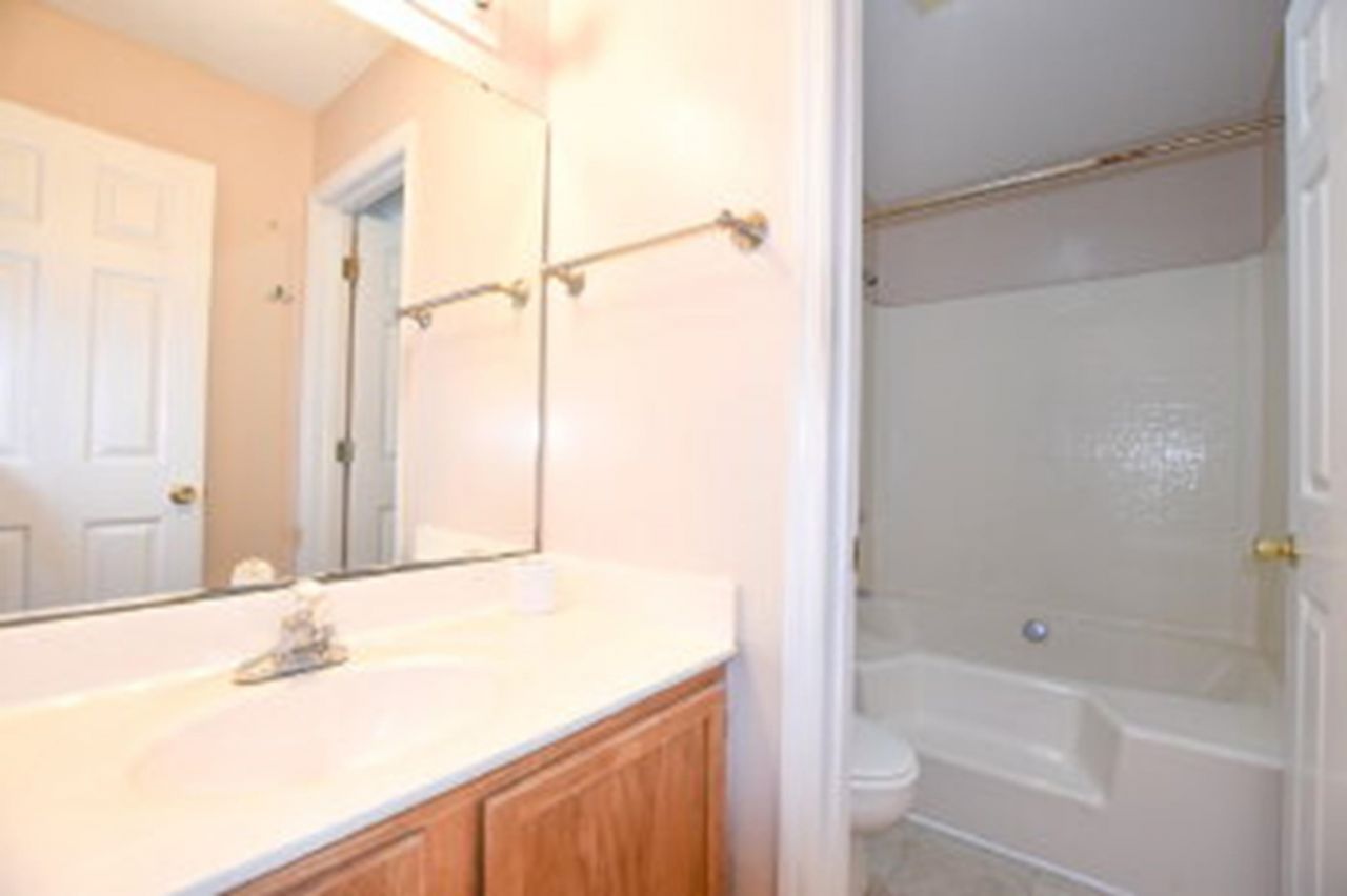 770 Charter Dr. Photo 13