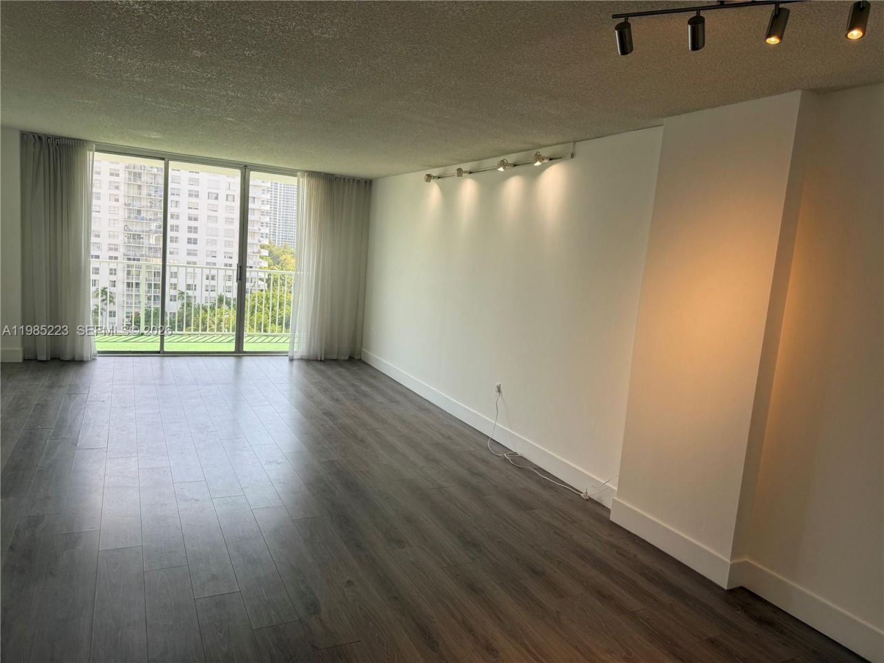 2801 NE 183rd St, Unit 912W, Aventura, FL 33160 Photo