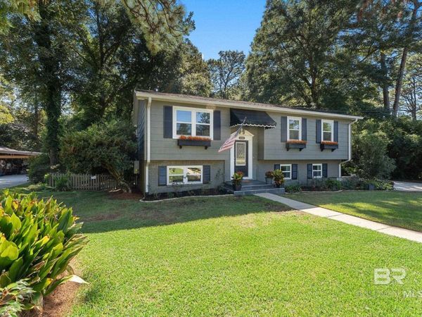 698 Cedar Avenue, Fairhope, AL 36532