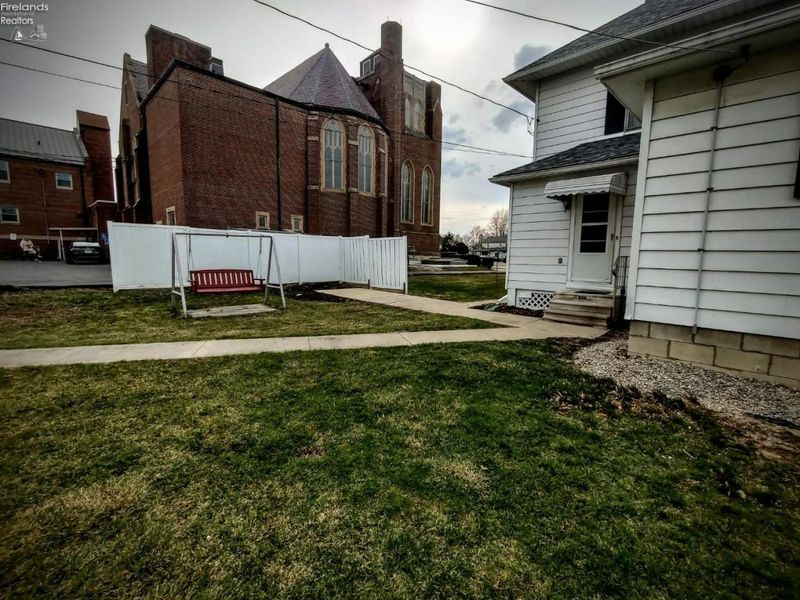 214 N Church Street, Oak Harbor, OH 43449 Photo 32