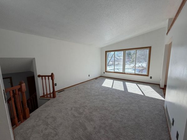 7581 23rd Street N, Oakdale, MN 55128