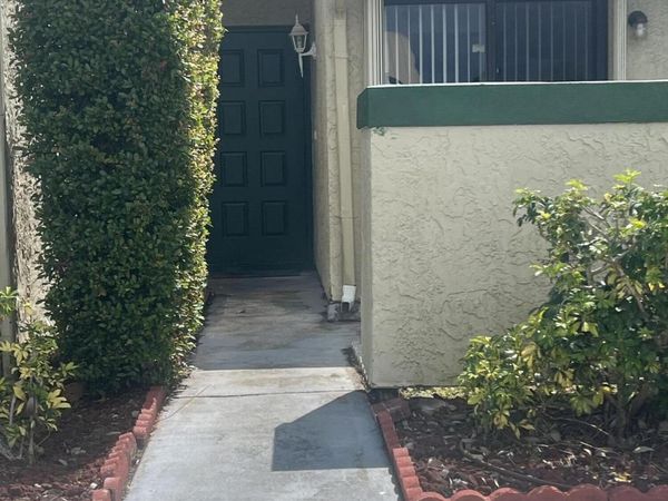 566 SW Sara Boulevard, Port St. Lucie, FL 34953